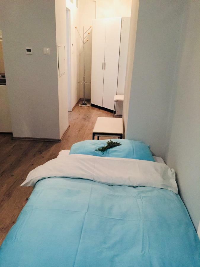 Miracle Apartman Sarvar Apartment Exterior photo
